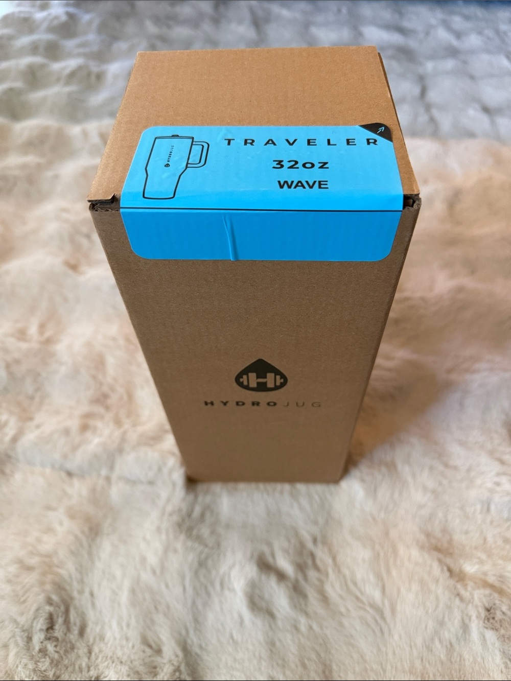 Hydrojug Wave Water bottle 32 oz
Travel-size Blue